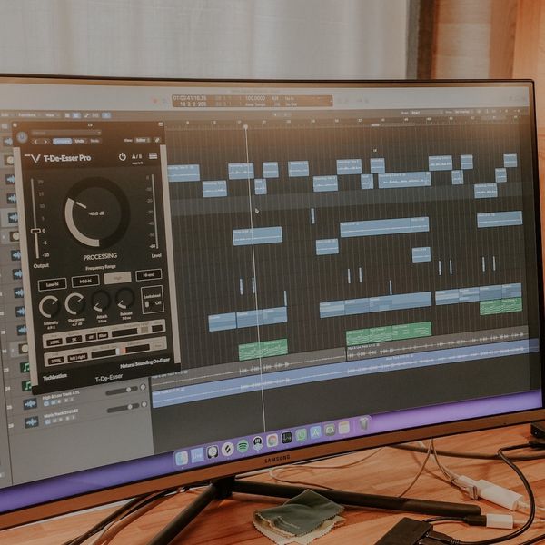 A Deep Dive into DAWs: Comparing the Top Digital Audio Workstations